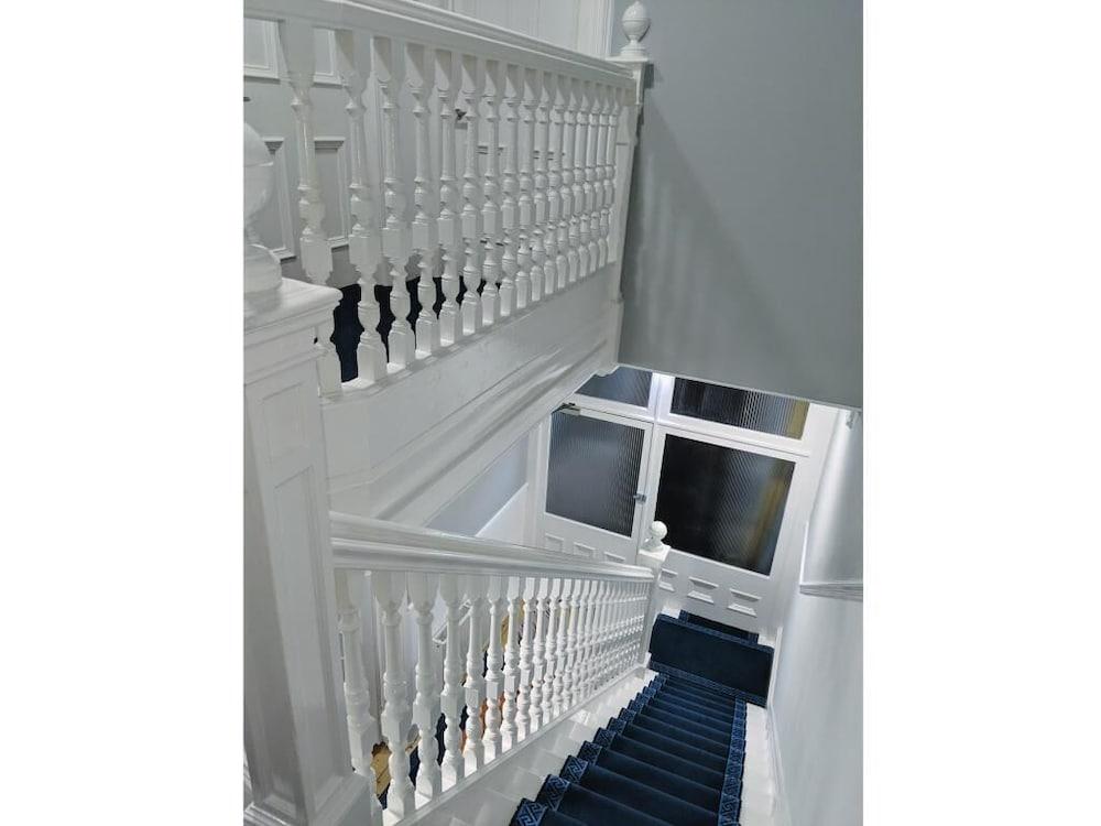Falcon Crest Guest House Единбург Екстер'єр фото